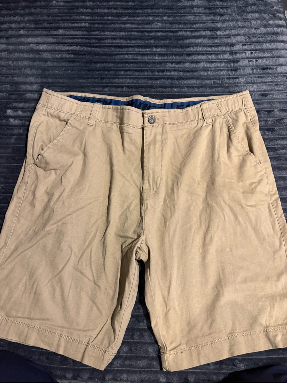 Plugg Men's Tan Flat-Front Chino Shorts